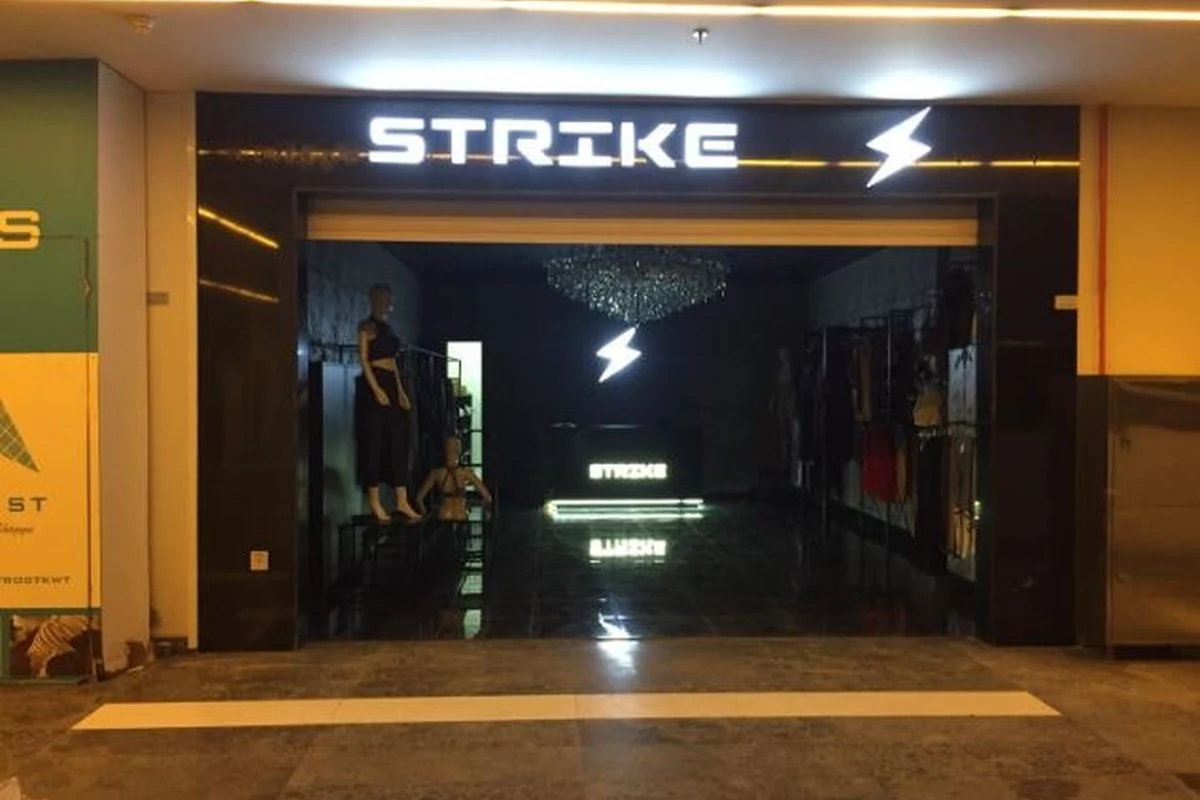 STRIKE – حروف بارزة مضيئة للواجهة